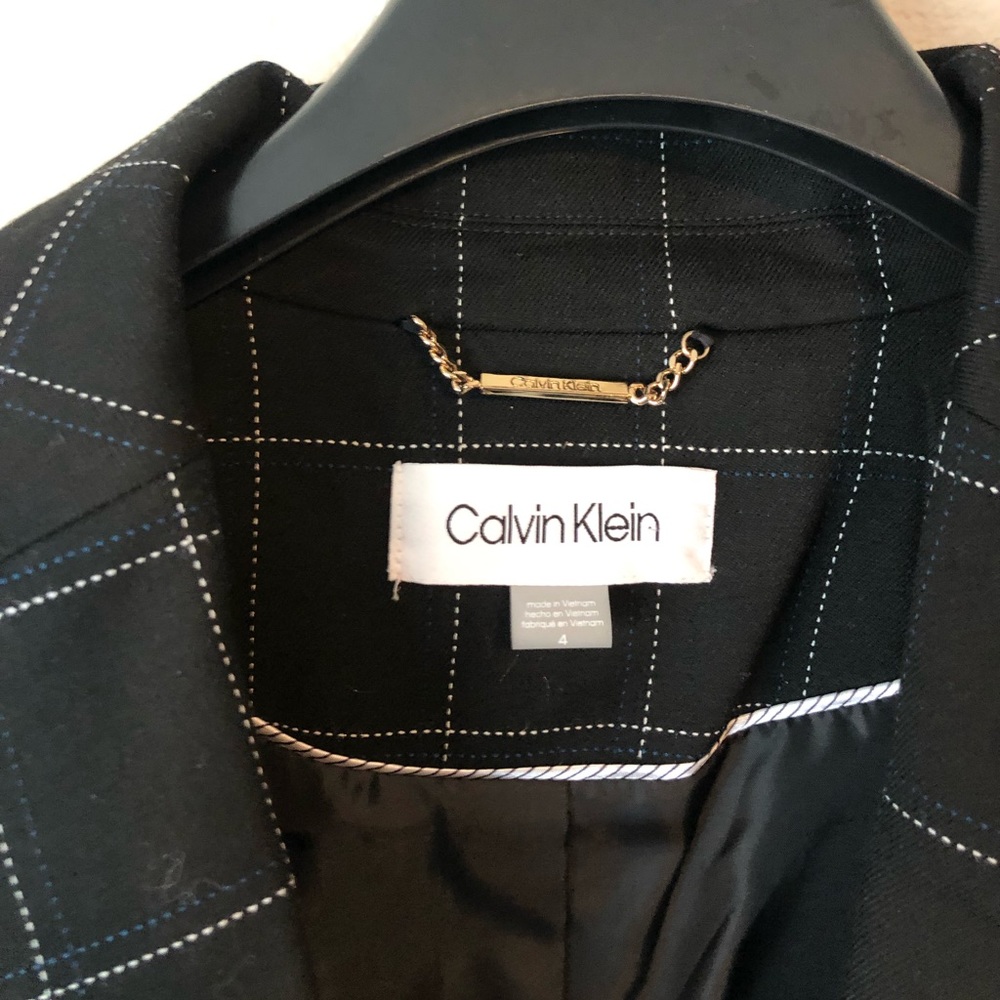 ‼️Last chance! Deleting 4/3‼️ Calvin Klein Blazer - Picture 6 of 9